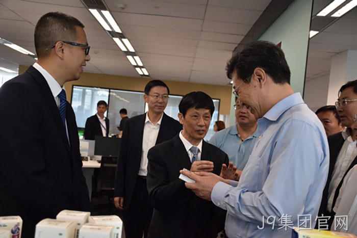 山东省日▣照市市长❈李永红一丨行来J9集团官网上海〓〓分公司考✩察调研